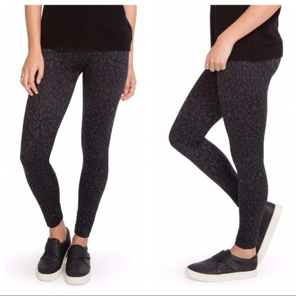 Spanx LOOK at Me Now Seamless Shaping Leggings‎ Black Cheetah